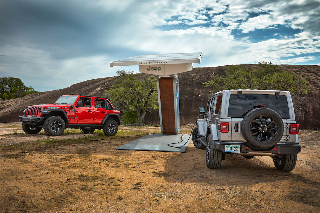 Prix et fiche technique du Jeep Wrangler 4xe 2021 chez Donnacona Chrysler