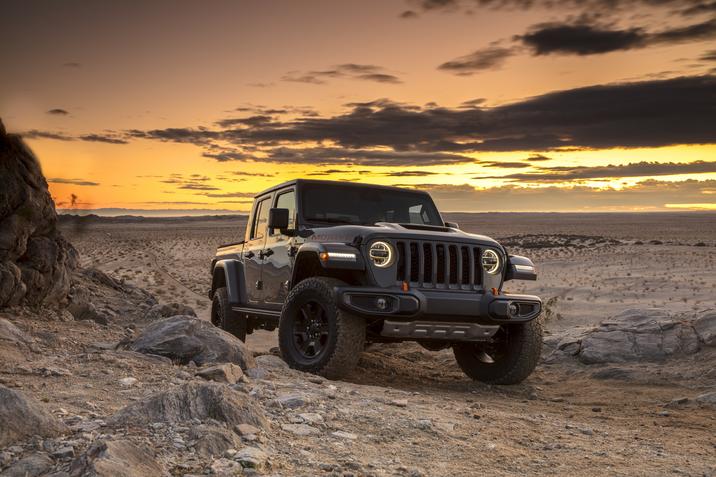 Découvrez tout du Jeep Gladiator Mojave chez Donnacona Chrysler