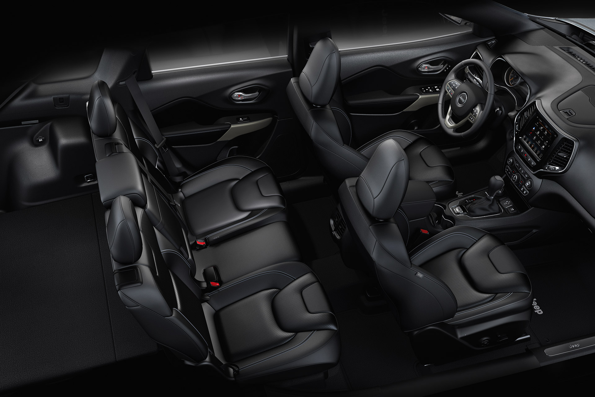 intérieur entier du Jeep Cherokee Limited 2021 noir incluant ses sièges éminemment confortables