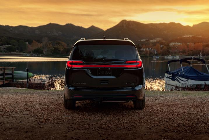 Feux arrières de la Chrysler Pacifica 2021