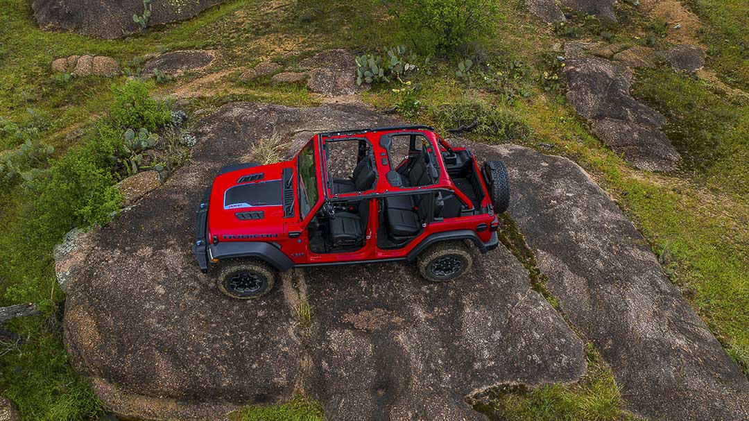 vue latérale du Jeep Wrangler Rubicon 4xe 2022